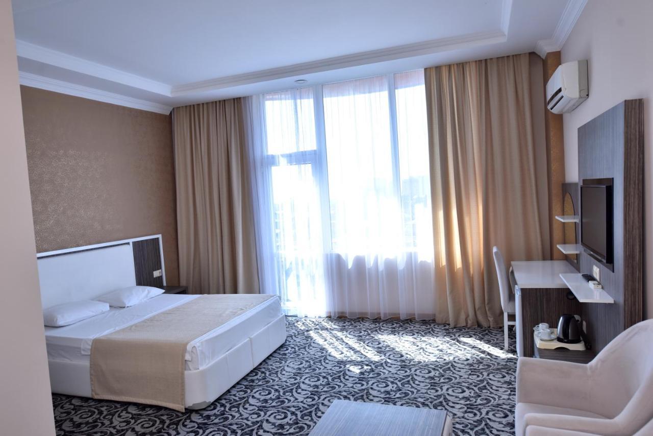 Grand Georgian Palace Batumi Eksteriør billede