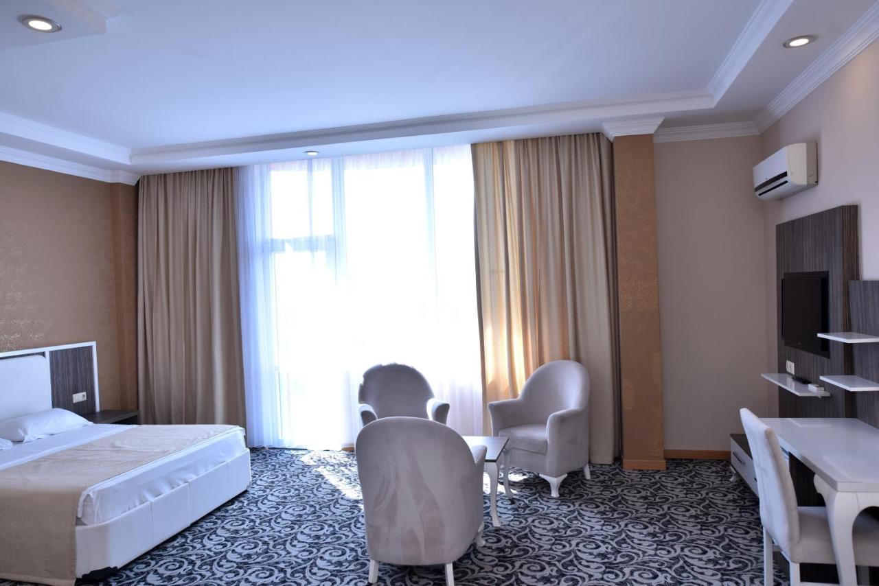 Grand Georgian Palace Batumi Eksteriør billede