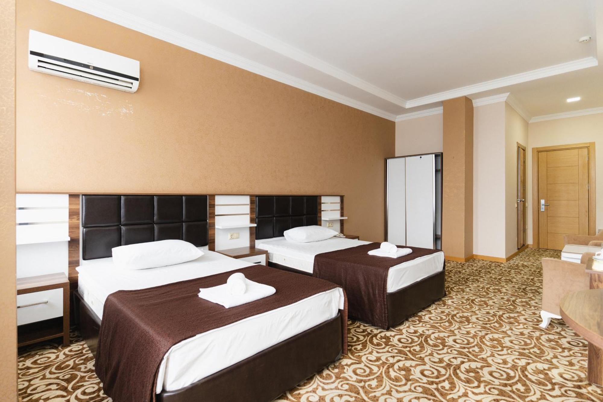 Grand Georgian Palace Batumi Eksteriør billede