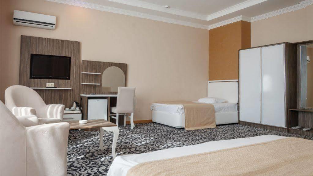 Grand Georgian Palace Batumi Eksteriør billede
